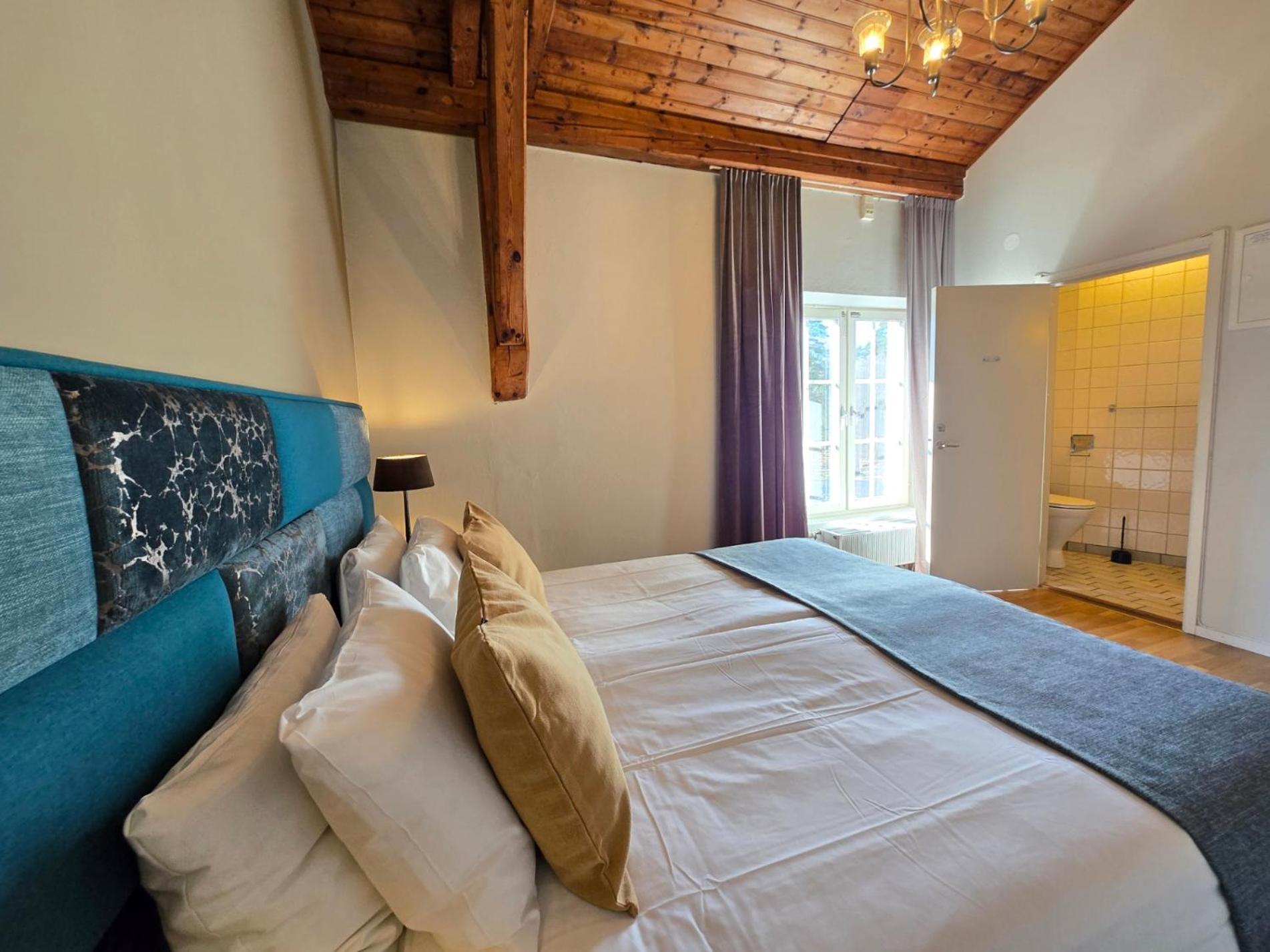 Norrqvarn Hotell Lyrestad Exteriör bild